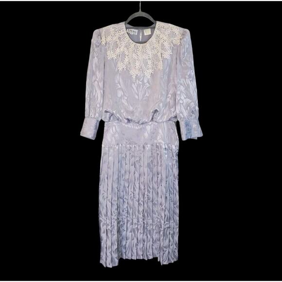 In The Mood Vintage 80's Silvery Gray Lace Pleated Blouson Midi Dress, Size 10 - Picture 1 of 12
